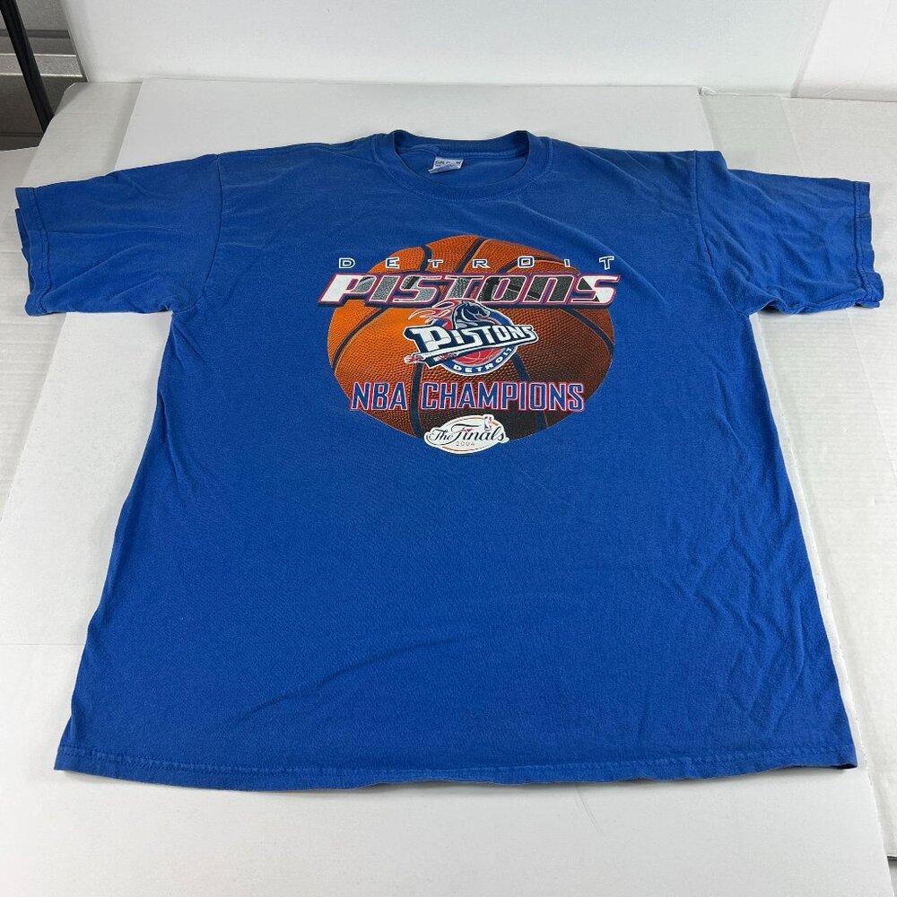 Y2K 2004 NBA Champs Detroit Pistons Shirt Extra Large Blue Faded Short Sleeve